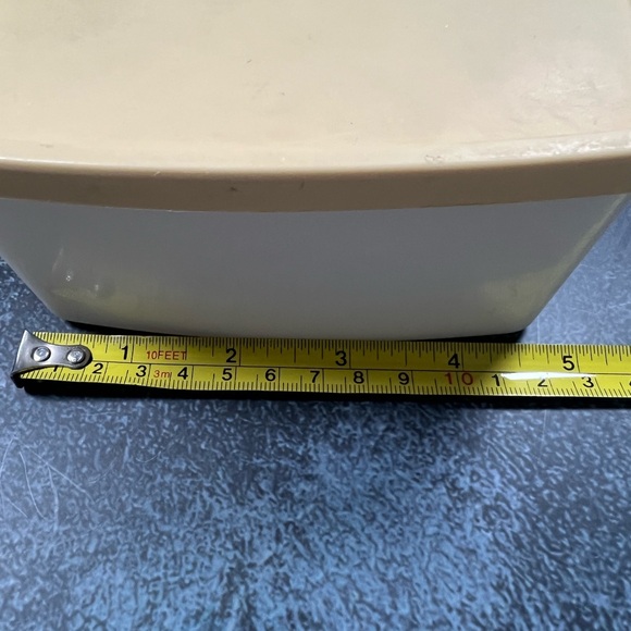 TUPPERWARE Vintage Container With Lid 713, 712 Beige And White - Picture 4 of 7